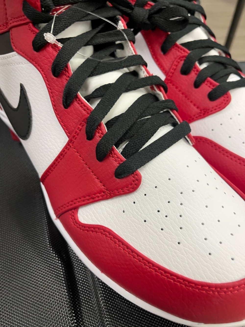 Nike Air Jordan retro av5354-611 Men’s Red White Black Baseball Cleats no box - Picture 2 of 11